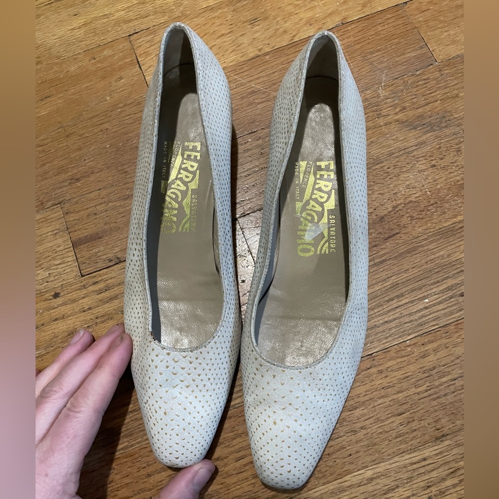 🌱Salvatore Ferragamo Women's Cream Leather Shoes